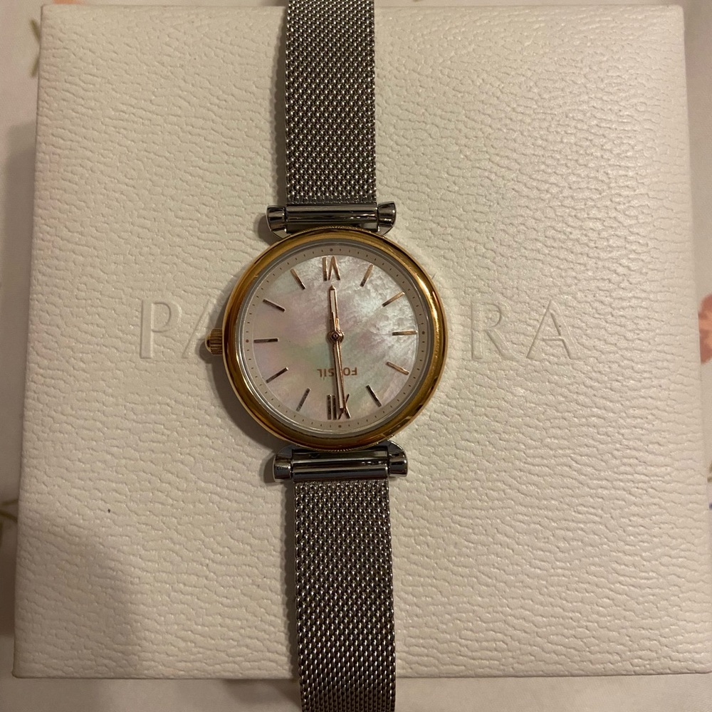 Women’s Silver Fossil Watch